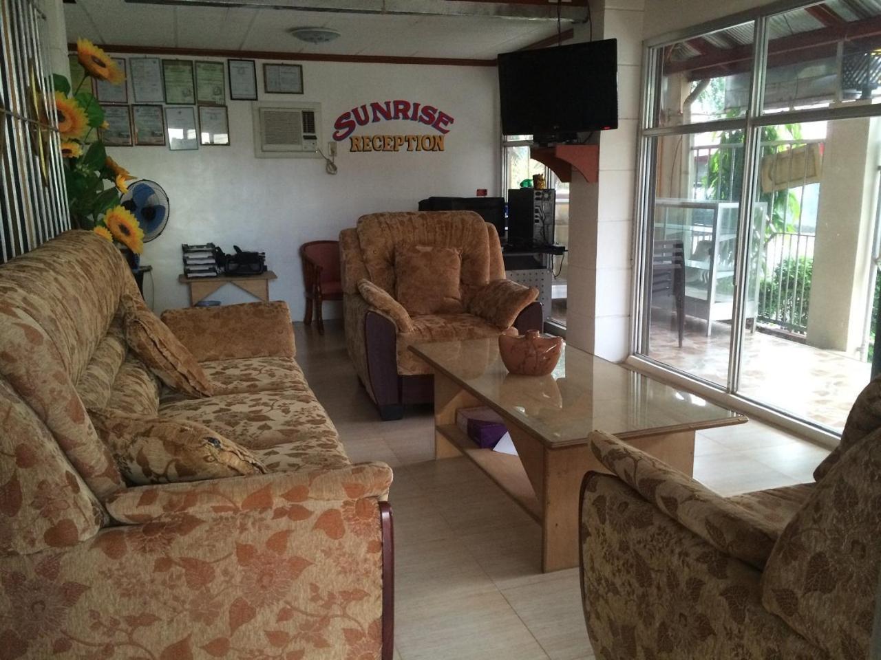 Sunrise Apartelle Olongapo Esterno foto