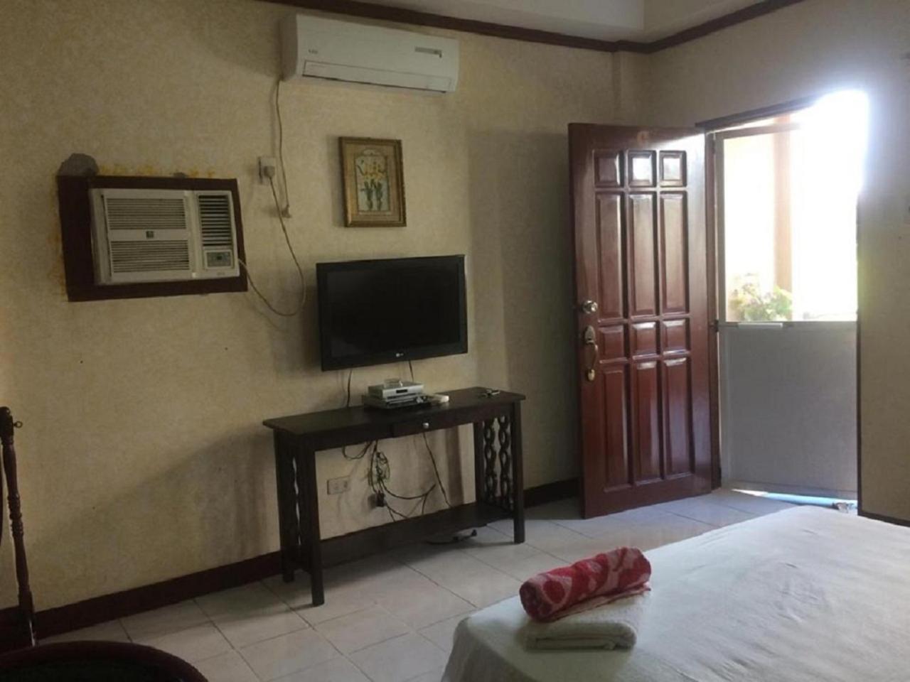 Sunrise Apartelle Olongapo Esterno foto