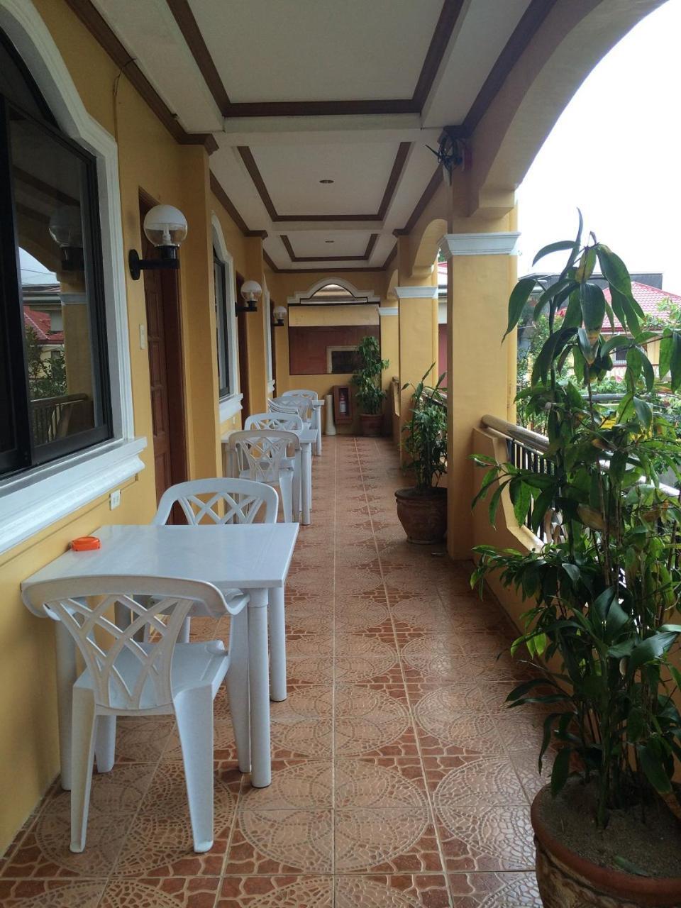 Sunrise Apartelle Olongapo Esterno foto