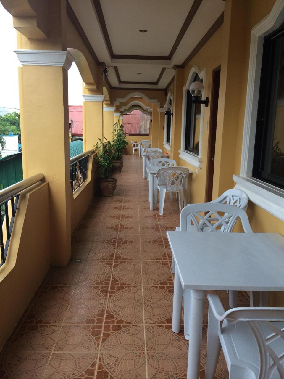 Sunrise Apartelle Olongapo Esterno foto