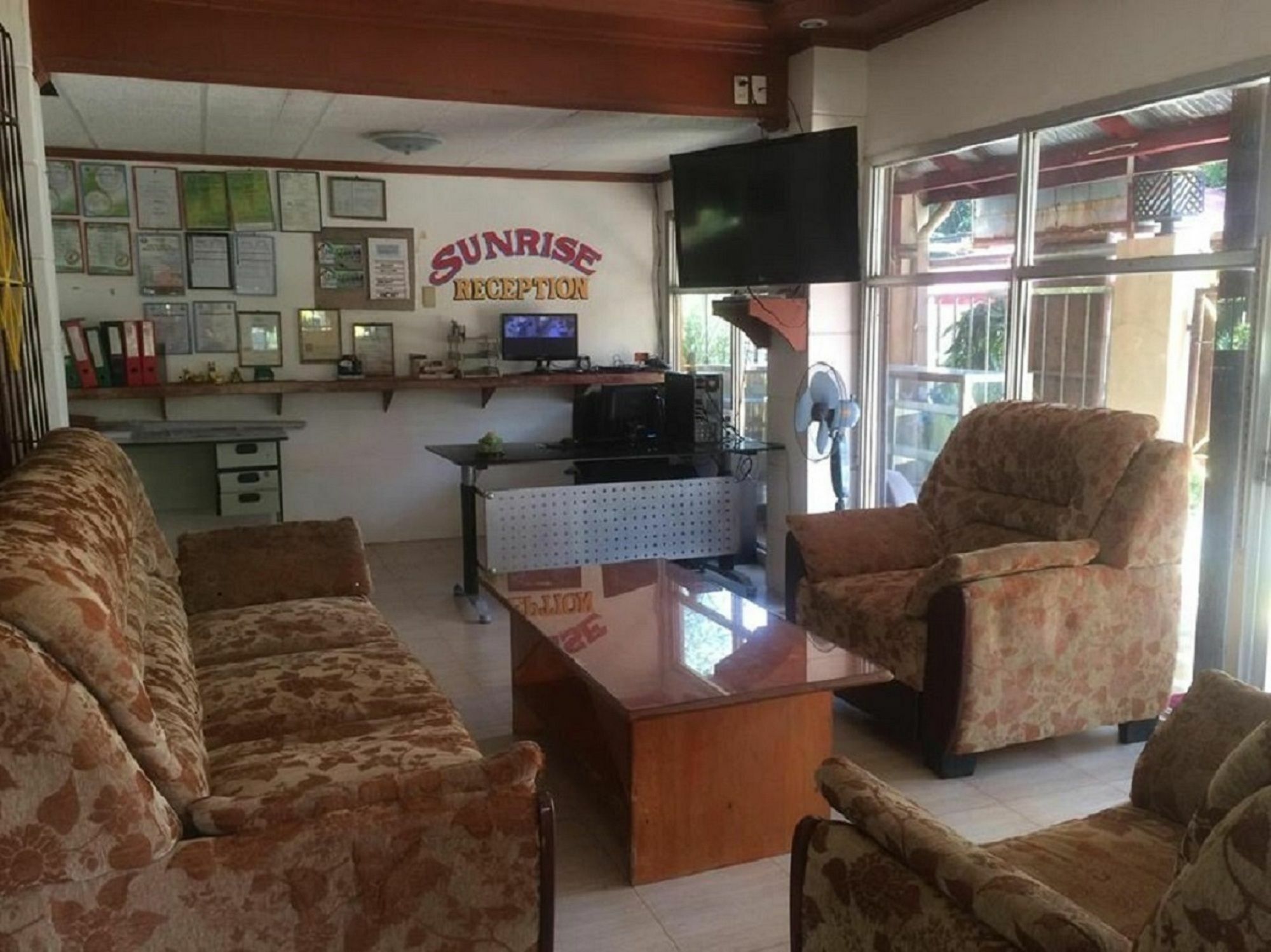 Sunrise Apartelle Olongapo Esterno foto