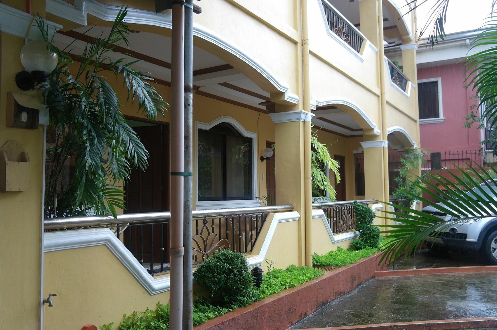 Sunrise Apartelle Olongapo Esterno foto